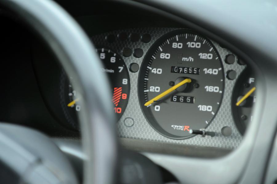 Панель приборов Honda NSX-R 1991 года  (UK) (фото 19 из 24)